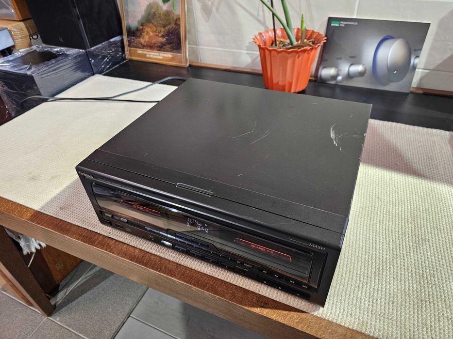 CD-чейнджер Technics SL-MC400 111 дисків