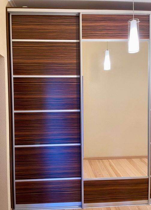 Шафа-купе зебрано із дзеркалом