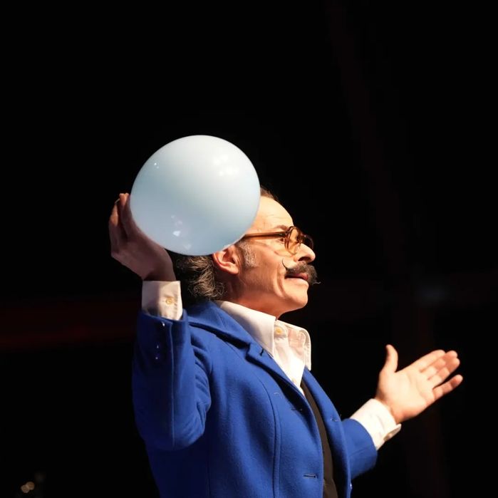 Magia cómica/Comédia absurda/Espetáculo visual