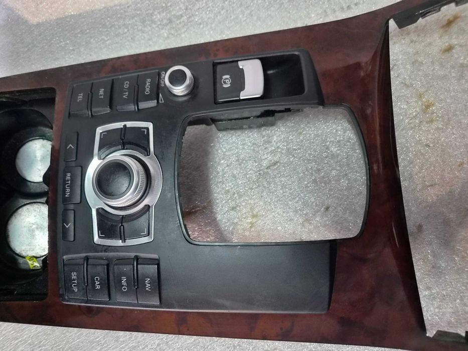 Panel konsola MMI Audi A8 D3 -609