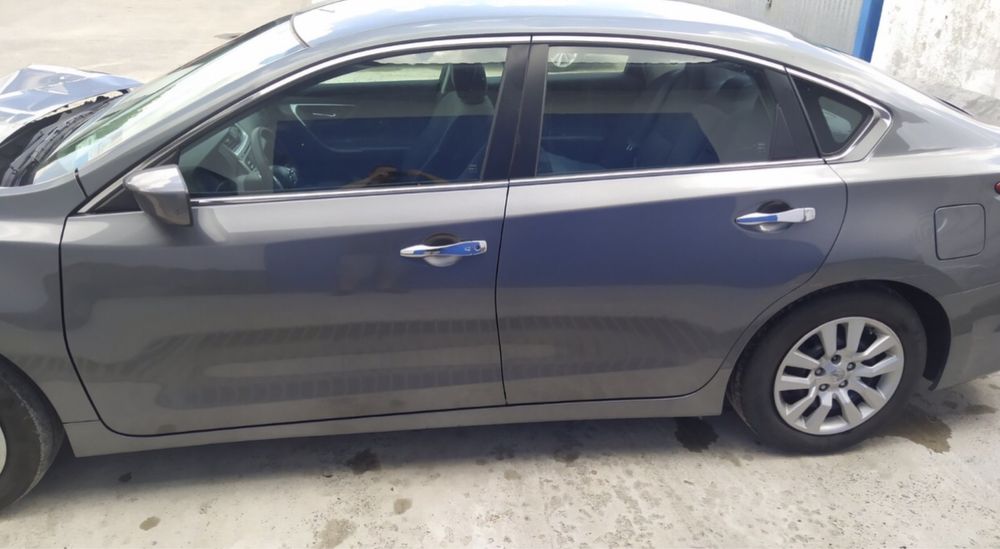 Двері Nissan Altima 2016 2017 2018