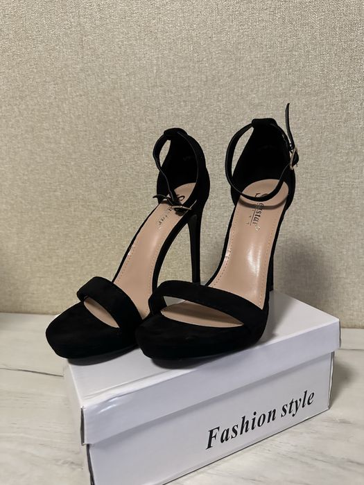 Босоніжки жіночі