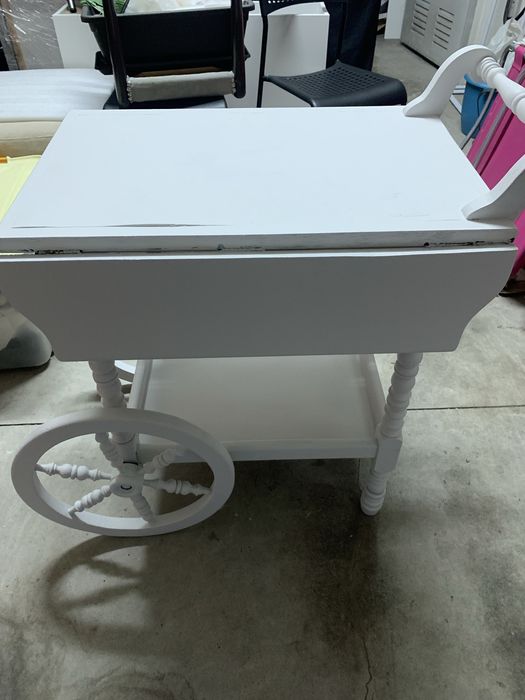 Mesa de apoio em madeira