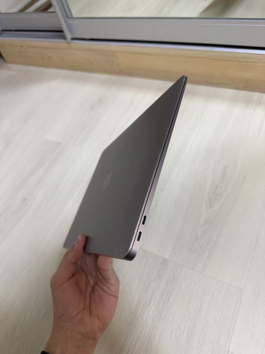 Macbook air 2020 m1 на запчастини