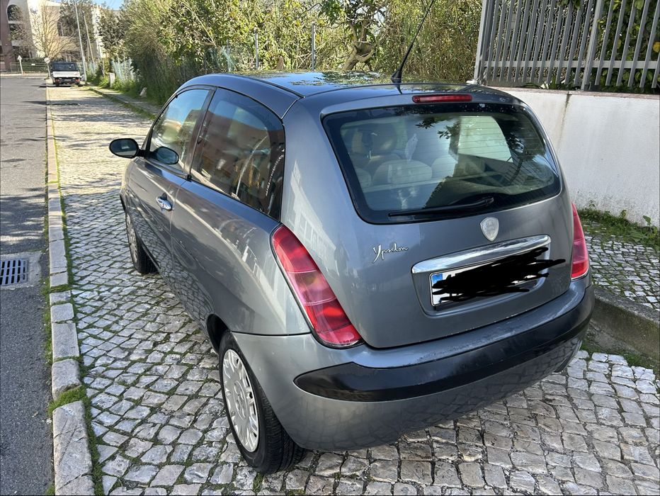 Lancia Ypsilon 1.2 16v argento