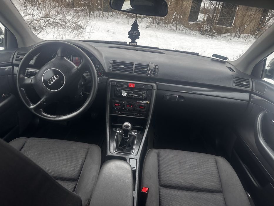 Ауді А4В6 на повному ходу 2.0бензин