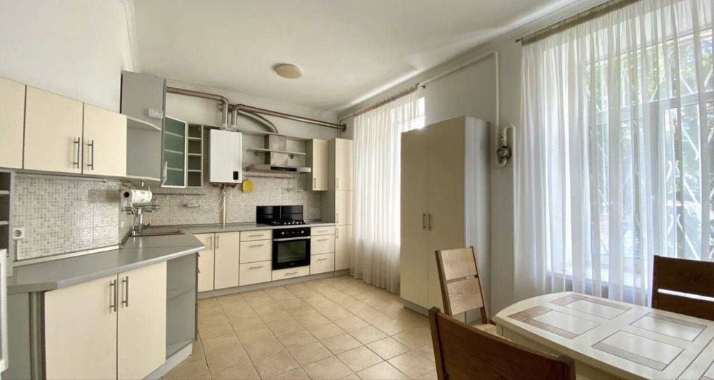 Без% Продаж 4К, перев. Тараса Щевченка 13/21, ст.м. Майдан Незалежності, Центр