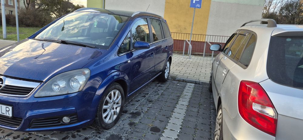 Zafira B 1.9 2005 rok