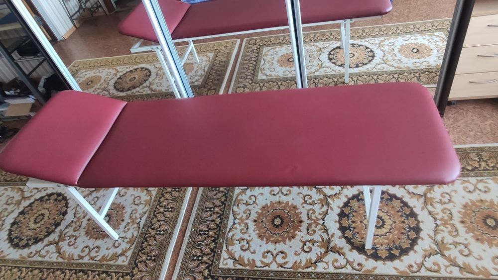 Кушетка медична нова.