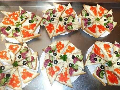 Виїзна кухня,корпоративи,ювілеї, кейтеринг,поминальні обіди.