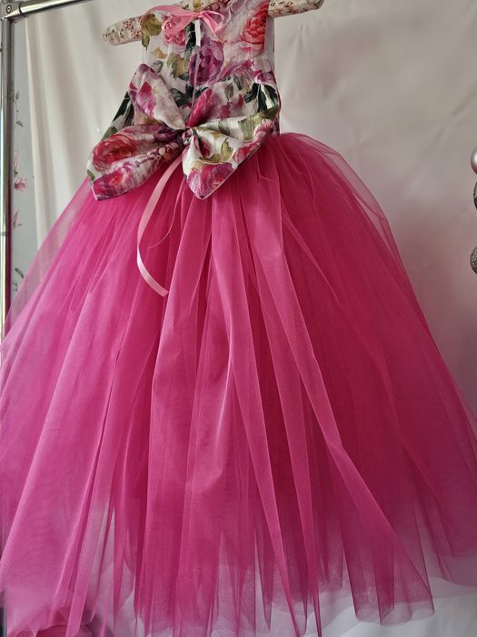 Сукня на 7 років на випускний у садочок довга пишна з фатіну