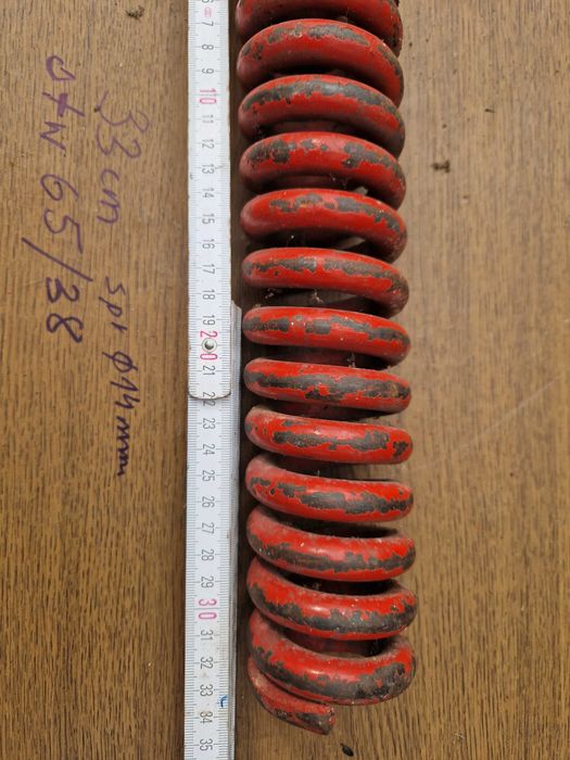 mocna sprężyna  33 cm