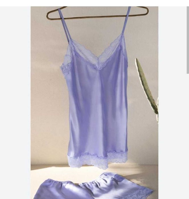 Intimissimi шовкова майка з мереживом