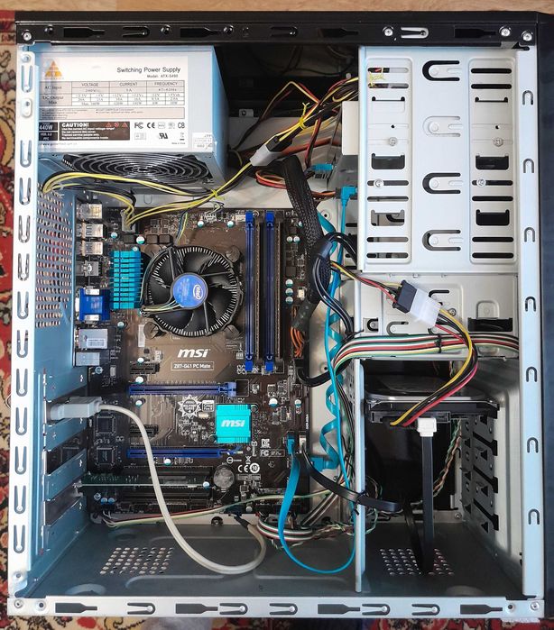 Компьютер в сборе, полностью готов к работе.