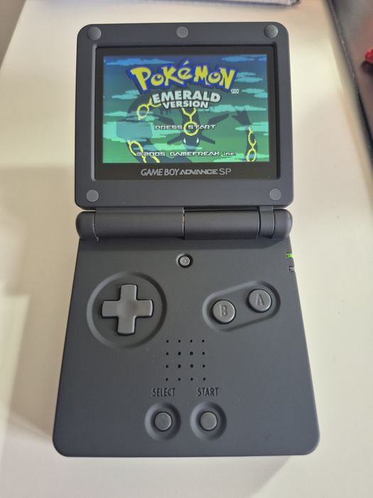 Pokémon Emerald para Gameboy