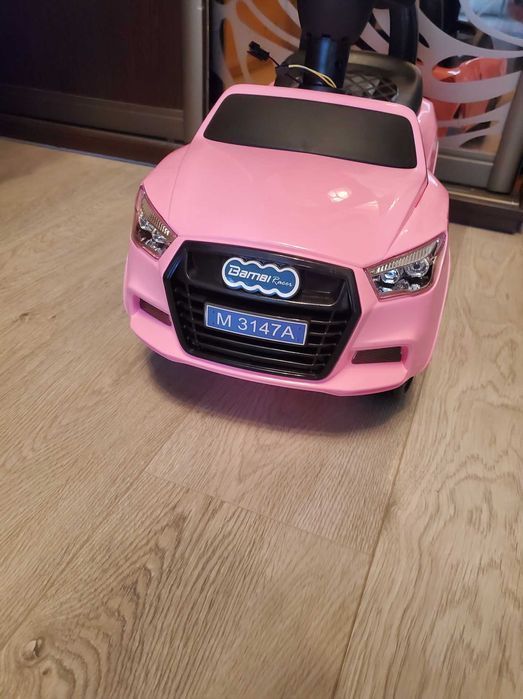 новая машина толокар детская машина розовая ауди