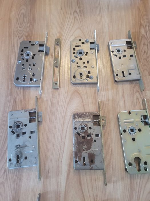 Zamki wpuszczane do drzwi 12 szt.