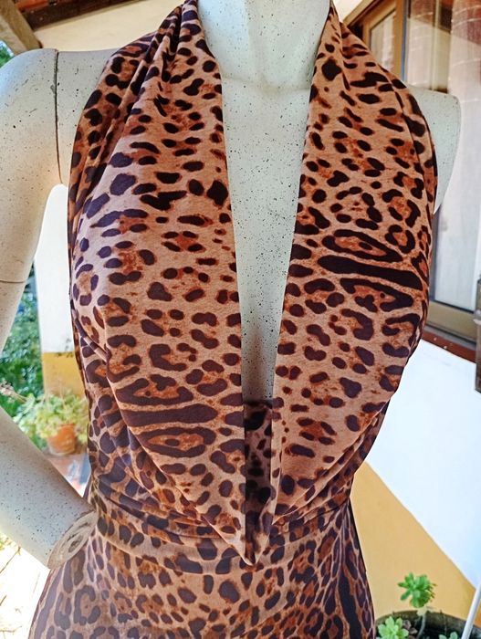 Vestido tigresa justo ao corpo