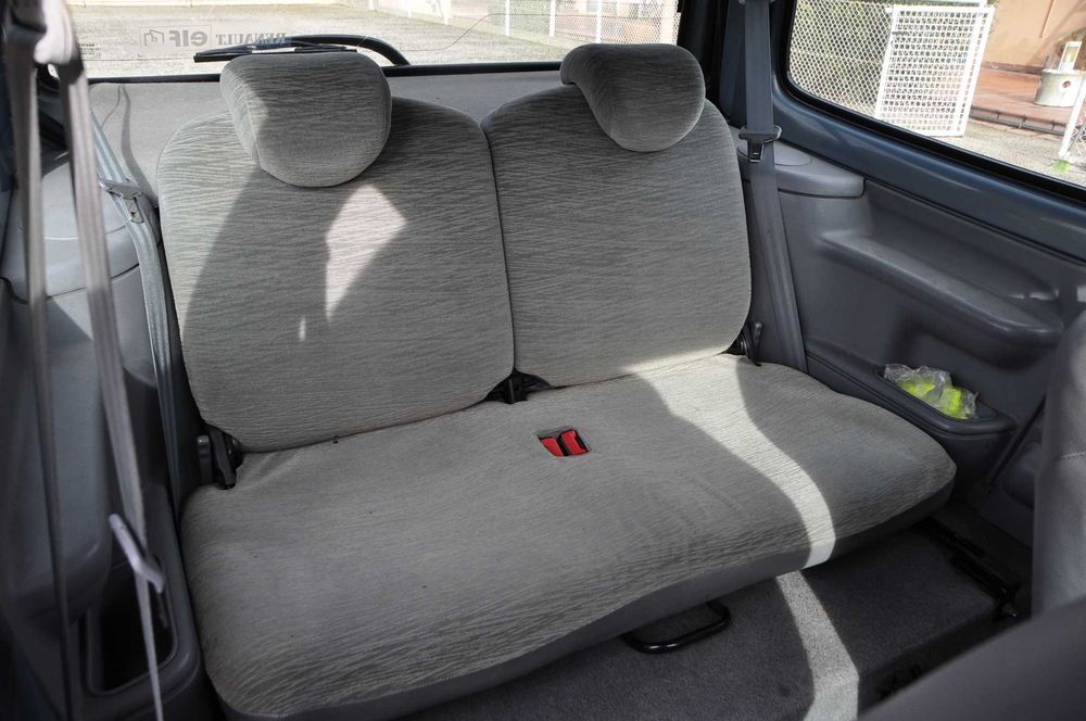 Renaul Twingo Cinzento