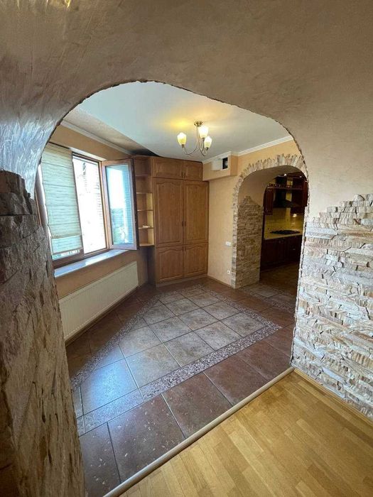 Дворівнева квартира в центрі міста! Можлива розстрочка!