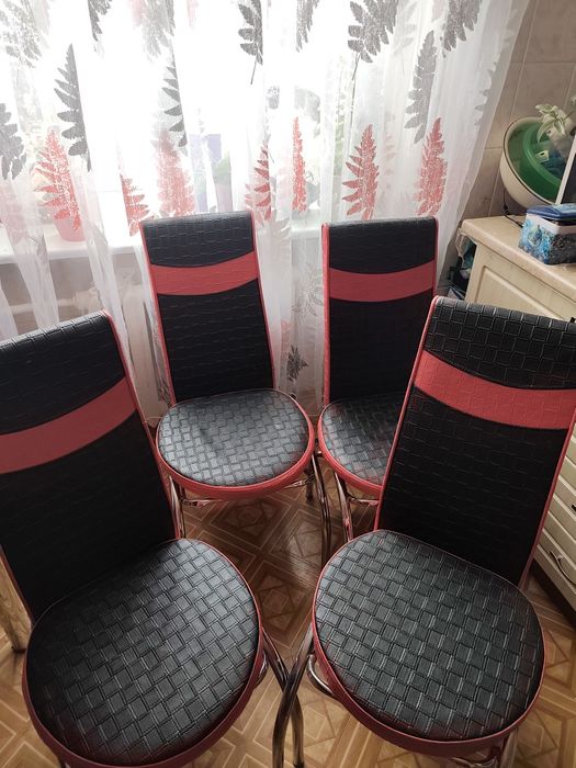 Продам стулья стільці для кухні