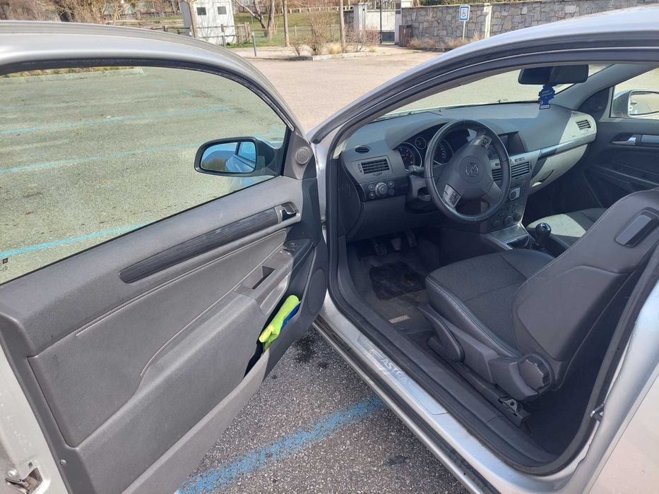 Opel Astra H GTC 1.9 CDTI