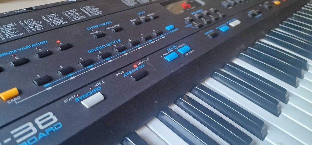 Roland e38 keyboard E