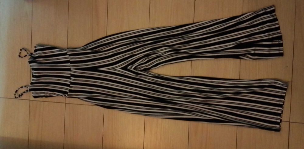 Macacão Stradivarius