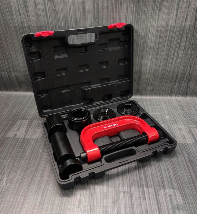 Набор для выпрессовки шаровых опор и сайлентблоков YT-25413: 2 050