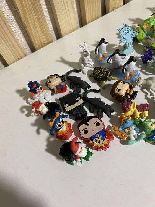 Кіндер фігурки Гаррі Потер, Супергерої, Віллі Вонка, Міньйони і т.д.