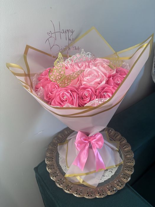 Bukiet róż ze wstażki