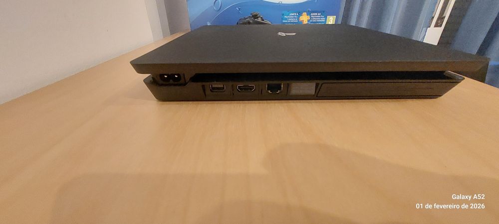 Vendo PlayStation 4 Slim – Excelente Oportunidade