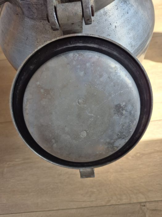 Алюмінієвий молочний бідон