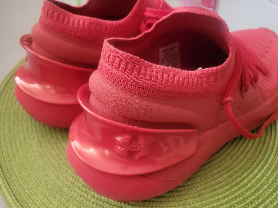 Under Armour, czerwone, 41, 26,5 cm, jak nowe