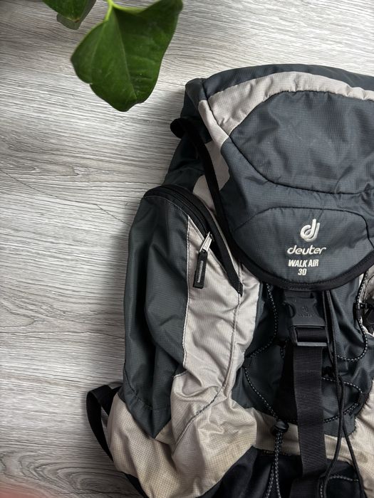 Plecak turystyczny Deuter Walk Air 30 szaro czarny trekkingowy