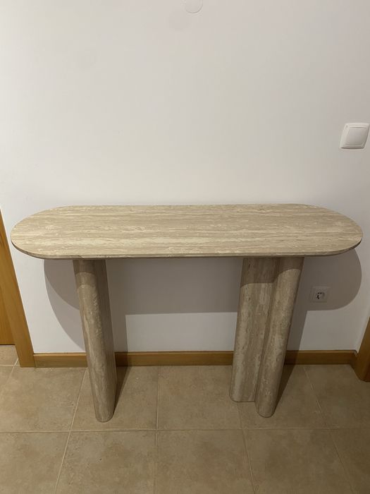 Consola/ movel de entrada