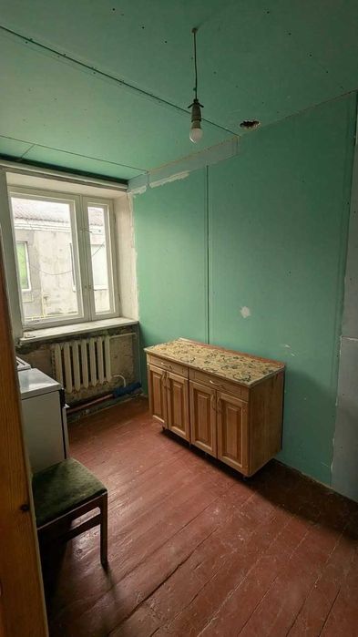 Продам 2к квартиру з окремим входом