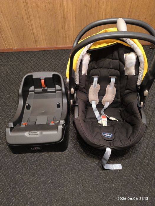 Детское автокресло Chicco 0+ дитяче автокрісло