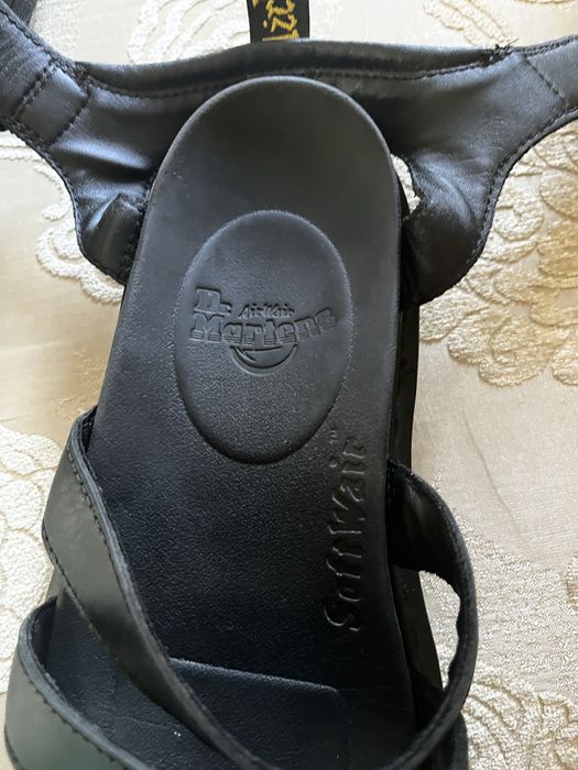 Босоніжки Dr.Martens