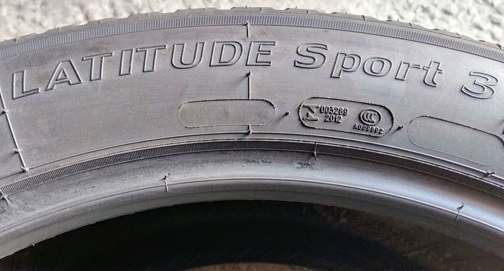 Шини літні R20 255/45 Michelin latitude Sport 3