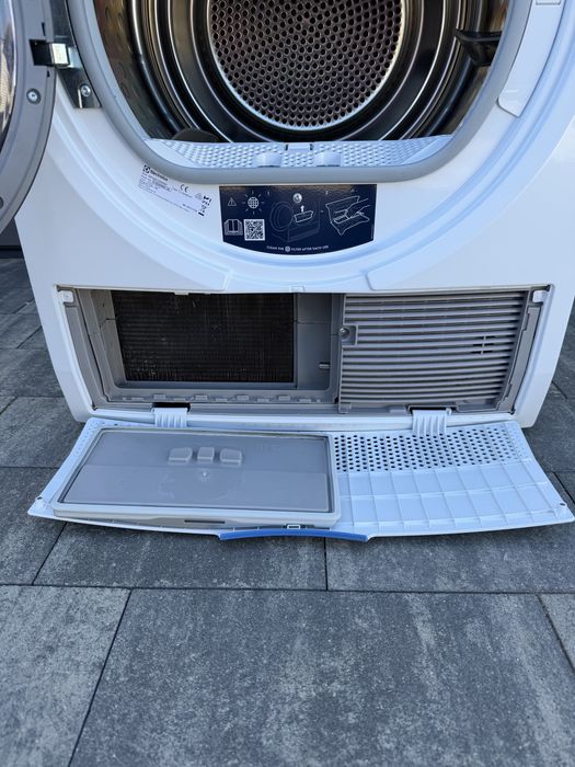 Suszarka Electrolux CycloneCare 900 MEW9H28M8BP