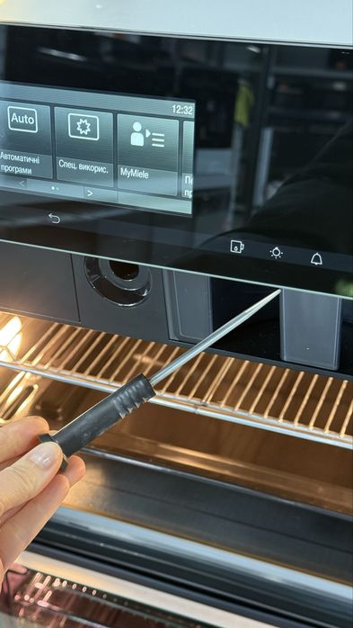 Вбудована компактна духовка DGC 6805. Підключення проточної води