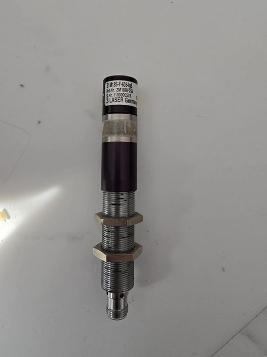 Laser firmy Z-LASER, model Z1M18S-F-635-lg3.