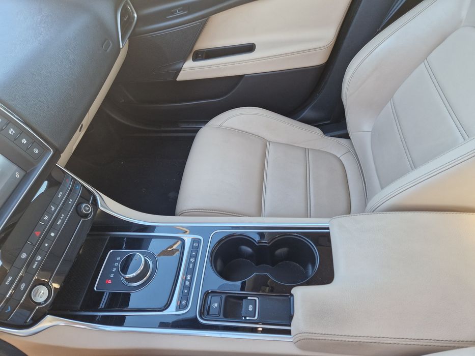 Jaguar XE com garantia de stand !! Cartaxo E Vale Da Pinta • OLX Portugal