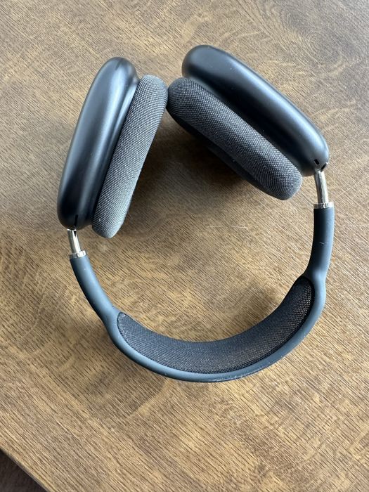 Продам AirPods Pro Max