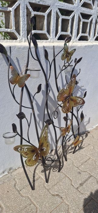 Decoração de Parede em Metal - Borboletas e Suportes para Velas (90cm)