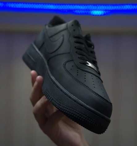 Nike Air Force 1 Czarny | Bez Uszkodzeń, Streetwear 37.5