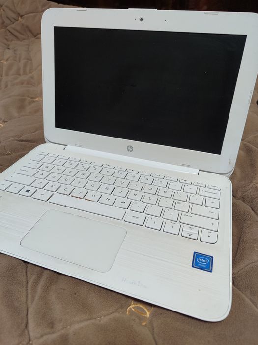 Продам нетбук ноутбук Hp