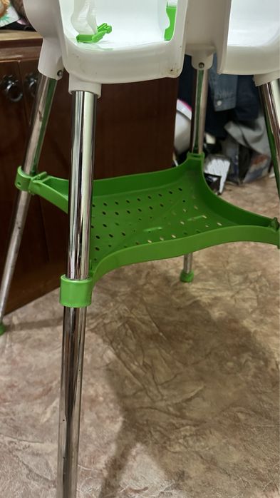 Стілець для годування Doloni