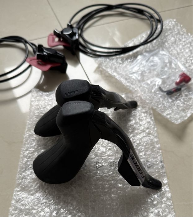 Klamkomanetki SRAM FORCE AXS E1 zaciski przewody